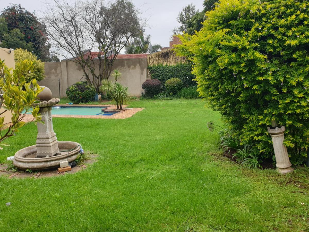 Matina Guest House Johannesburg Exterior photo