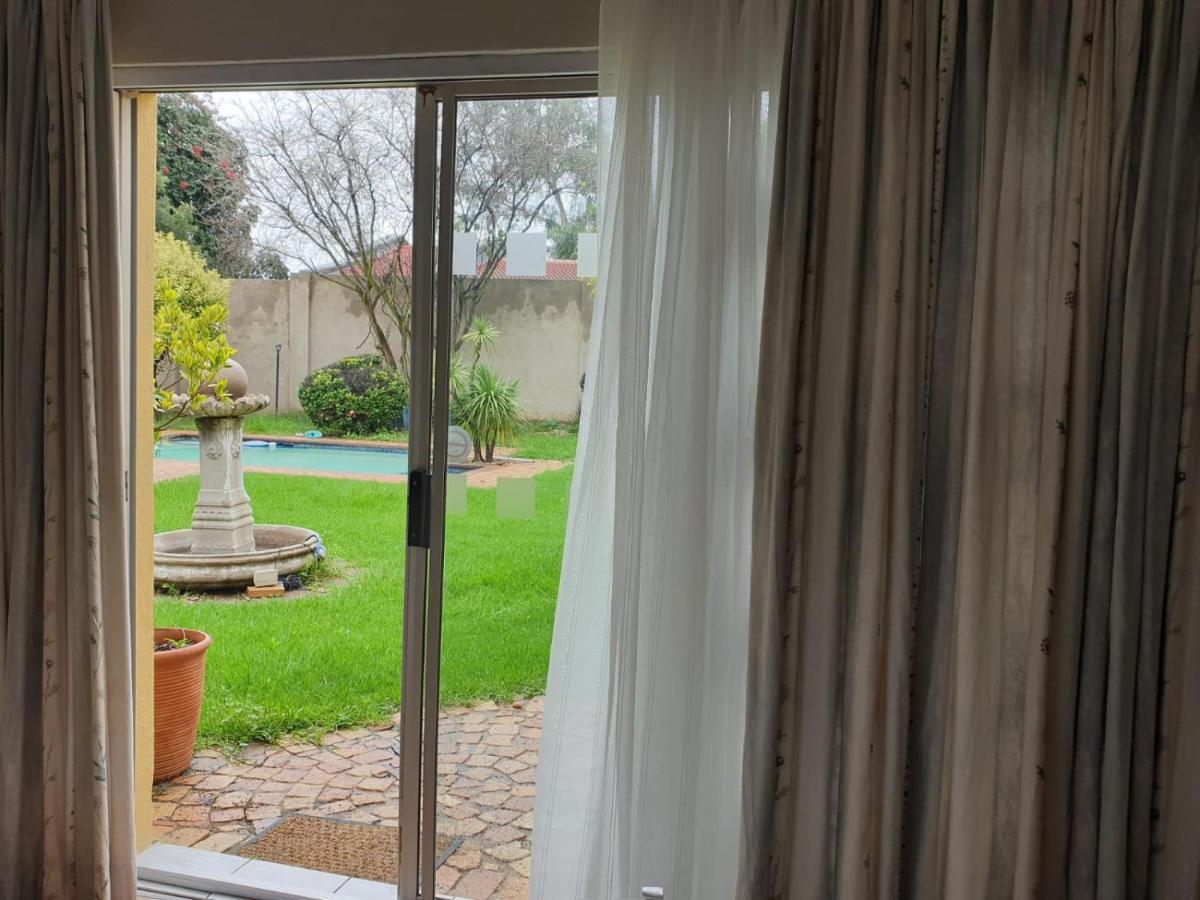Matina Guest House Johannesburg Exterior photo